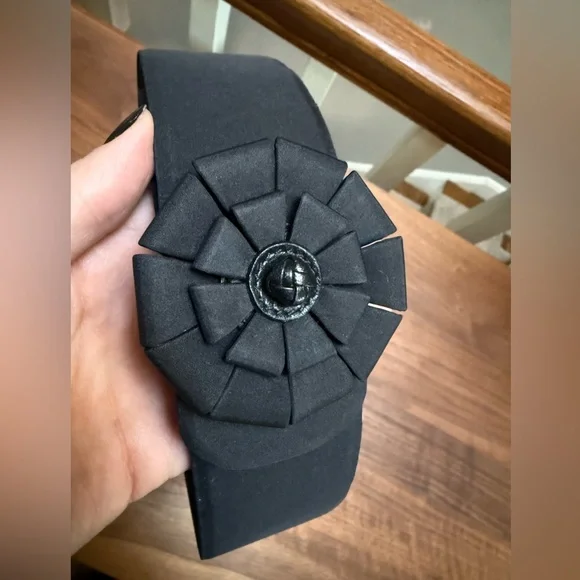 Giambattista Valli Haute Couture Leather & Silk Black Floral Waist Belt - Picture 3 of 11